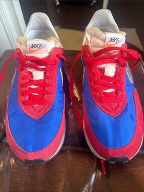 Nike Men’s Red and Blue Retro Runner Low-Top Sneakers